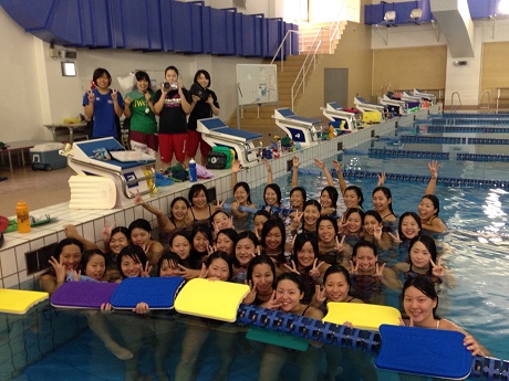 日本女子体育大学水泳部　集合写真